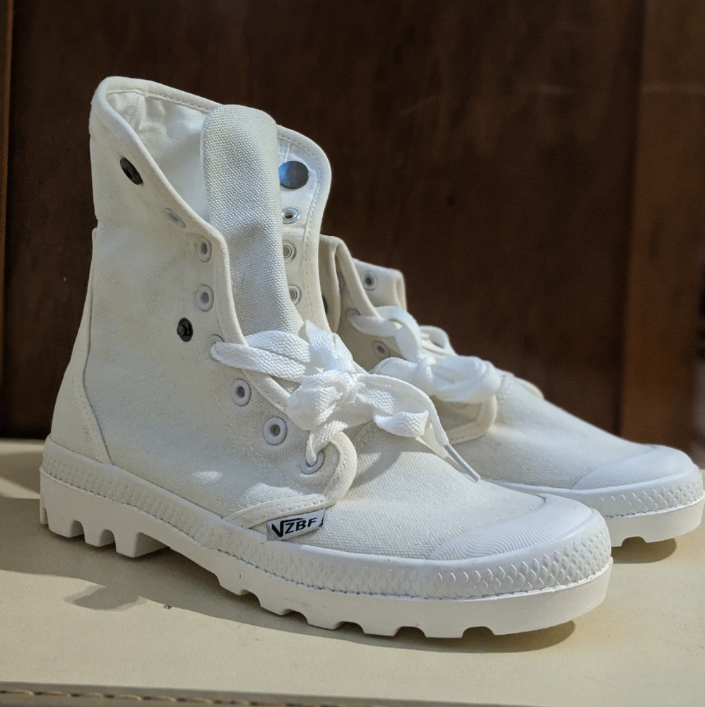 Russian White Hiking Boots, Size 8